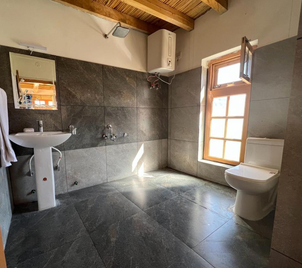 Guru View Home Stay Padam Bagian luar foto